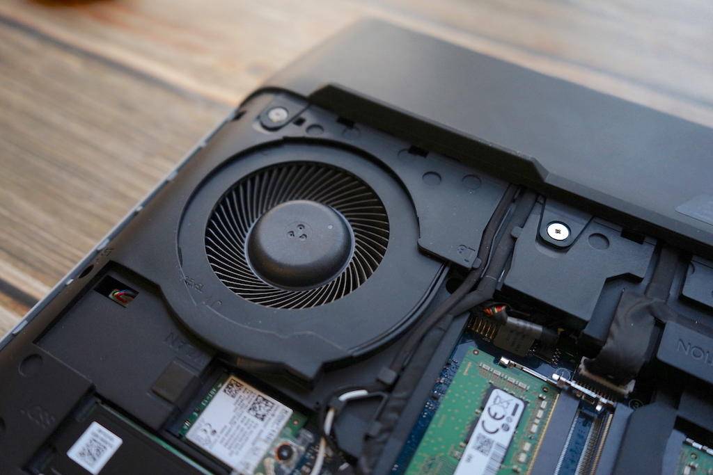 给你40000块，你是选择买一台这样的笔记本还是北京的一个平方