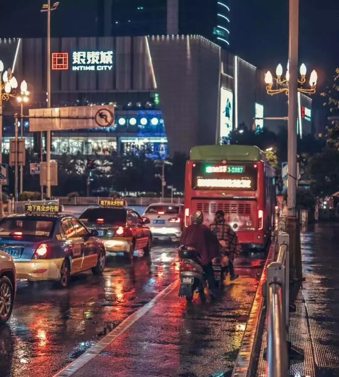 柳州年薪多少才能养活一个家庭,广西柳州月薪3000的生活