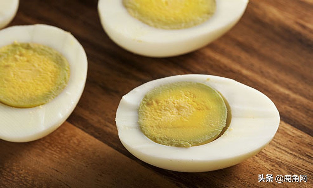 你是否总把鸡蛋煮得太久？小心把它们变成“化学*器武**”