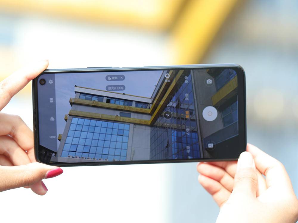 iqooz1是2000元的最强手机吗,iqooz1拍照直出4800万