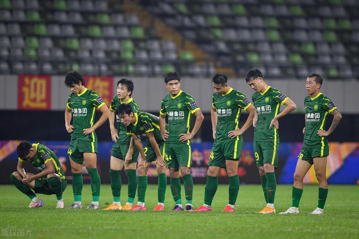 足协杯赛场爆笑一幕,足球场上爆笑瞬间中超篇