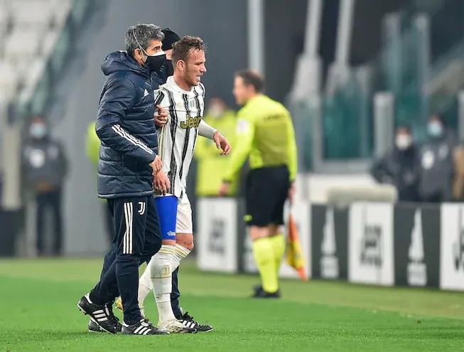 巴萨阿图尔受伤,阿图尔为什么缺阵