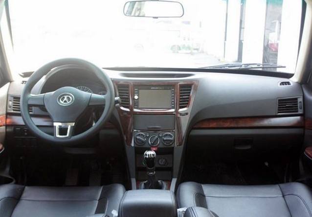 外形酷似奔驰的车叫什么,不见车标的奔驰