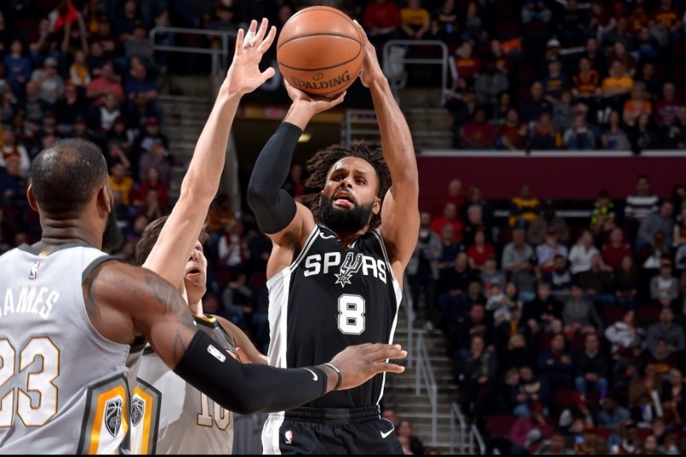 米尔斯绝杀,0.4秒绝杀9年前