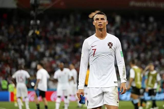 什么时候，C罗可以被“温柔对待”，羡慕梅西，他的“家”在哪？