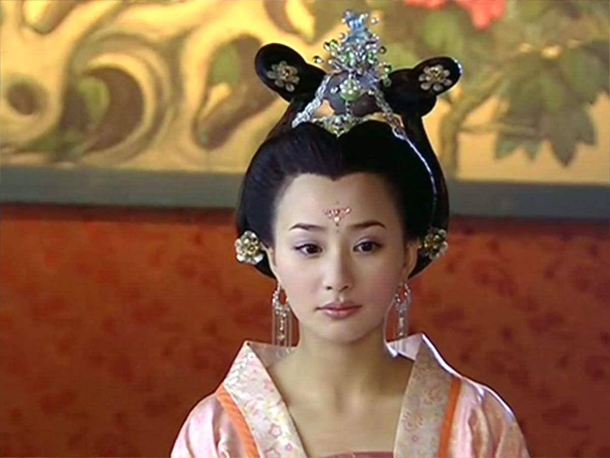 李煜和小周后幽会写下两首诗,李煜和小周后的感人故事