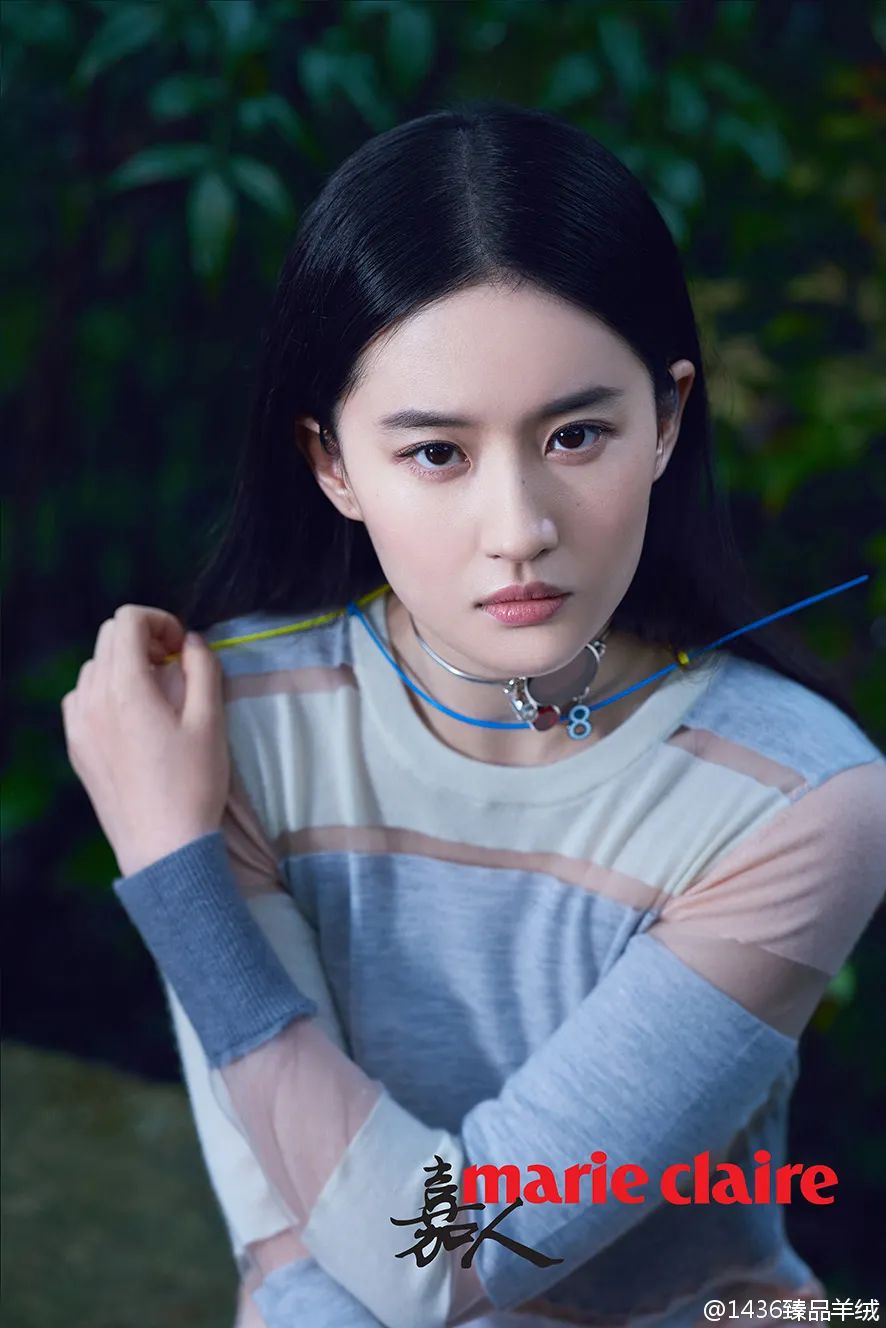 “穿着1万6的羊绒衫上班，老板夸我像章泽天”