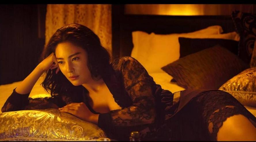 张雨绮回应鼻子一大一小不对称,张雨绮现在的鼻子怎么了