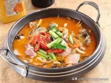湖南剁辣椒鲫鱼火锅做法,擂辣椒烧排骨配方
