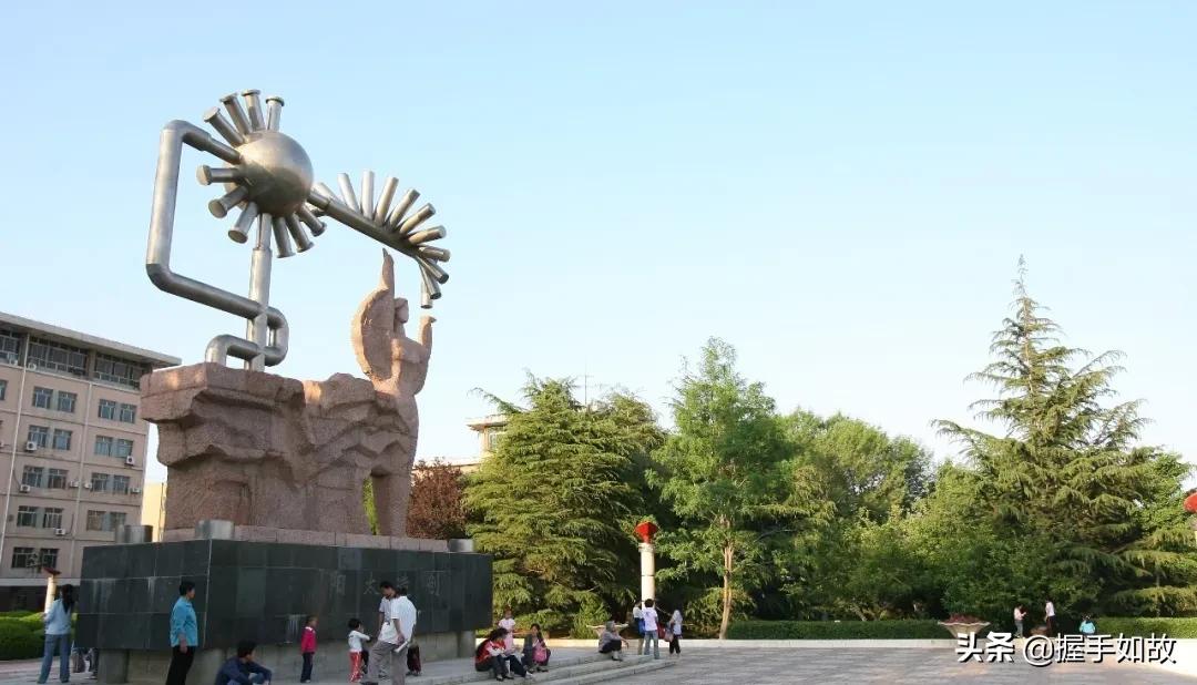 亲爱的董小姐,亲爱的董小姐宋冬野完整版