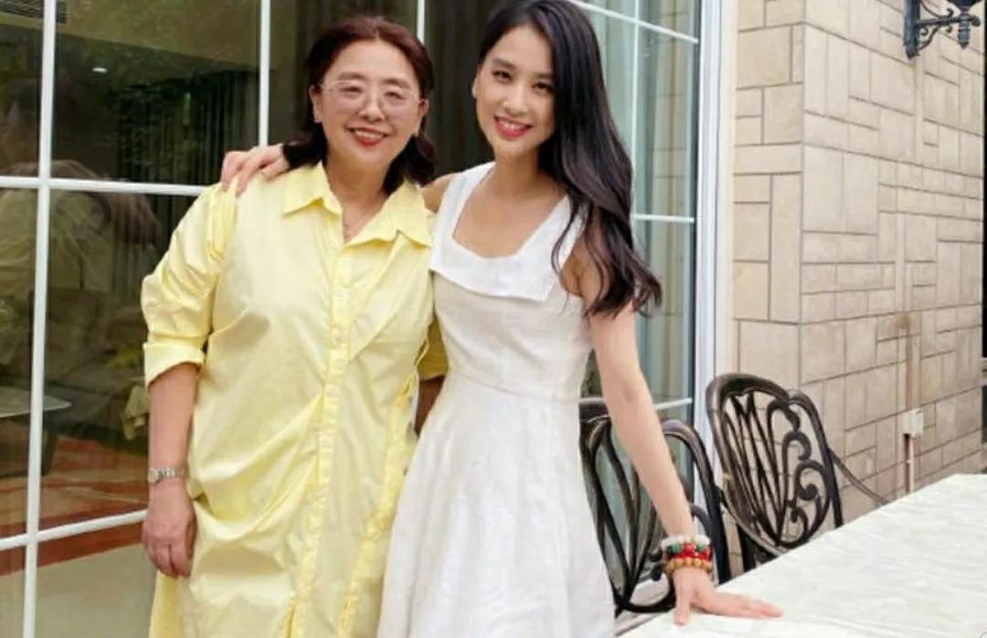 秘籍婆婆,黄圣依对自己婆婆的评价