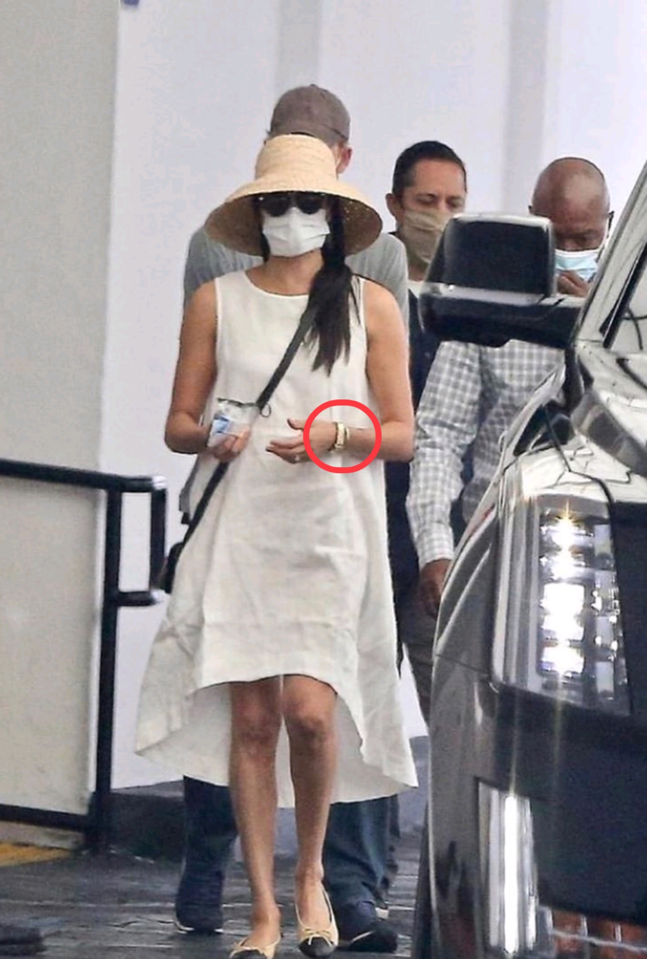 梅根戴卡地亚戒指,梅根个人珠宝