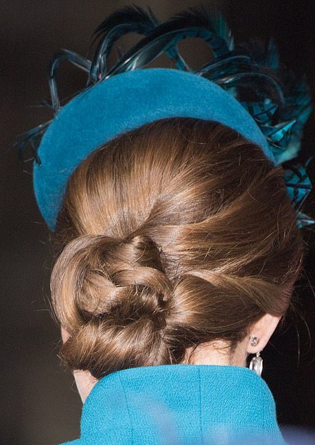 凯特梅根同穿绿色大衣,梅根凯特同框视频穿搭