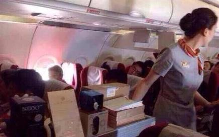 我跟你讲，空姐小姐姐可不是一般人，她们的本事多着呢