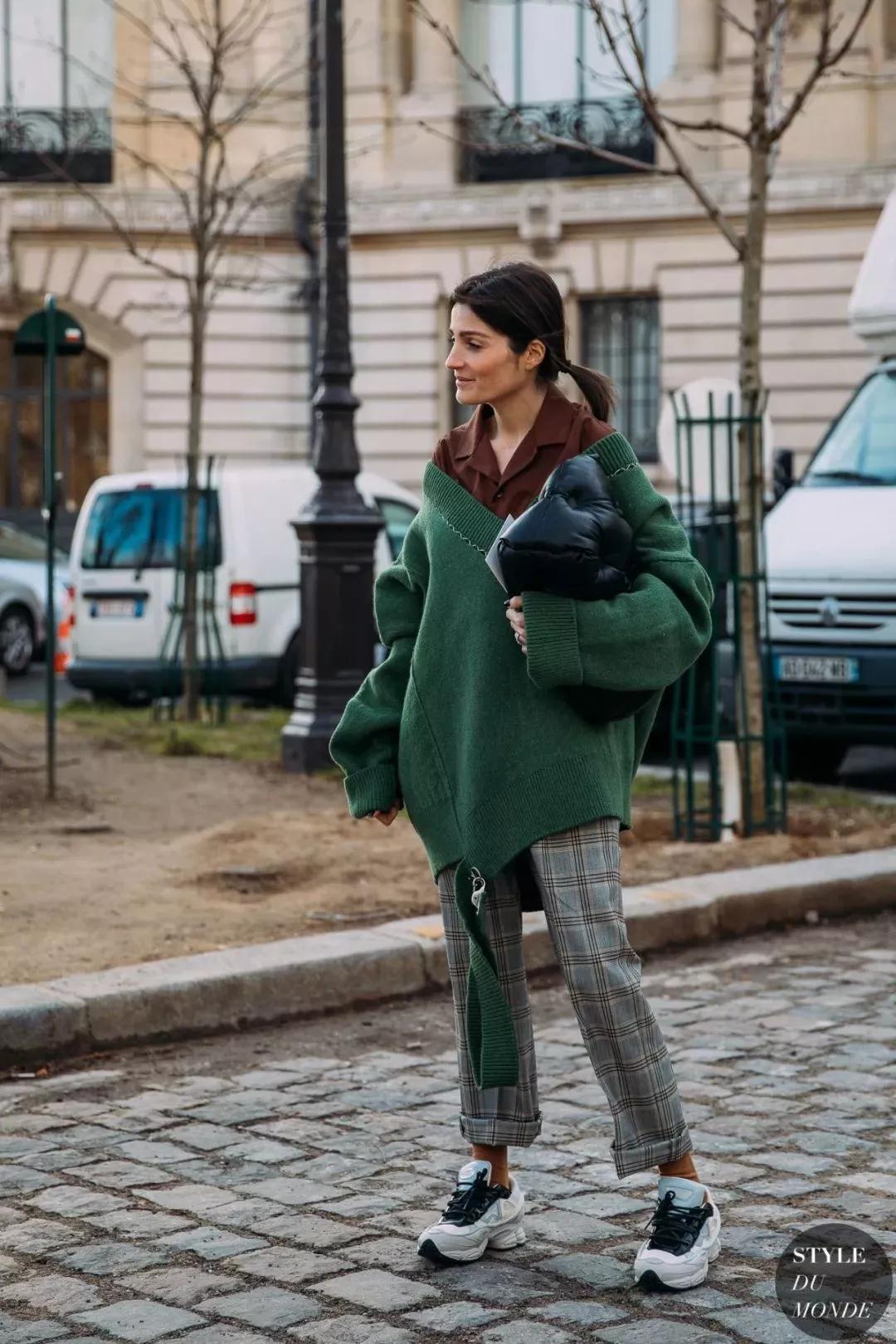 v领毛衣慵懒风高级感,v领毛衣有多实穿百搭