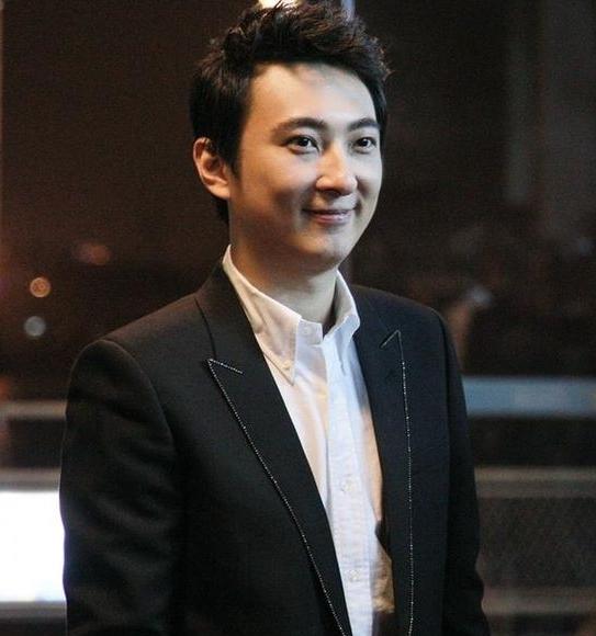 pdd和笑笑解说ig,ig夺冠庆功宴王思聪