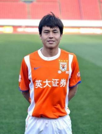 新疆足球运动员谈中国足球,新疆足球首进国家队打世预赛