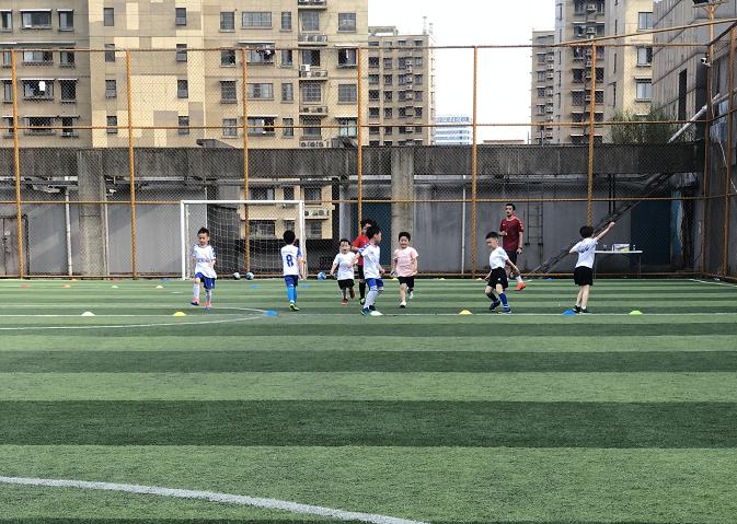 娃上兴趣班,孩子上个兴趣班