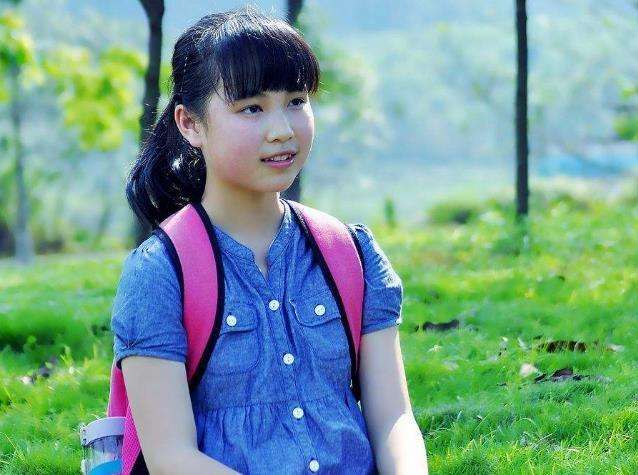 12岁女儿初潮来袭，恐惧慌乱，聪明妈妈应该这样做