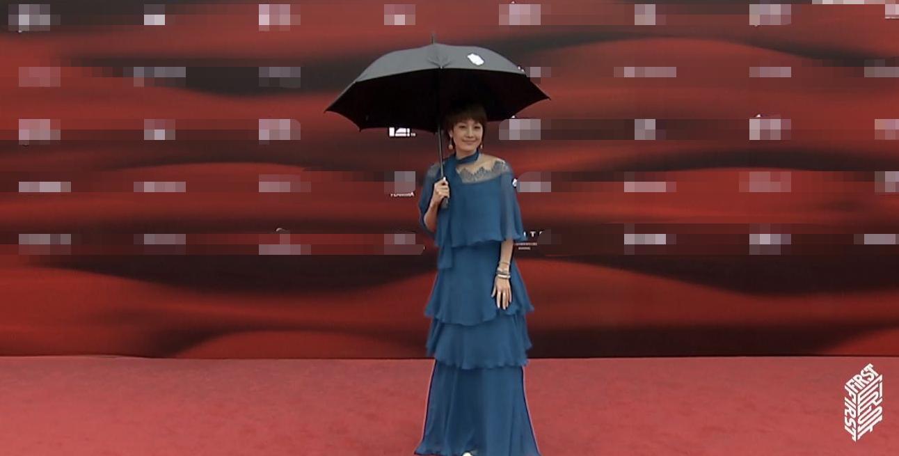 first影展千玺拥抱,first影展宋佳黑脸