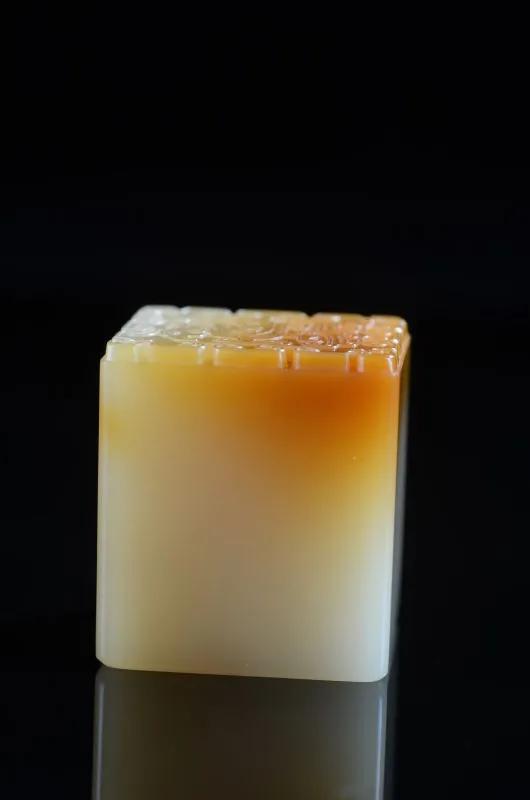 神品艾叶绿是一级文物吗,神品寿山艾叶绿老印章的拍卖实录