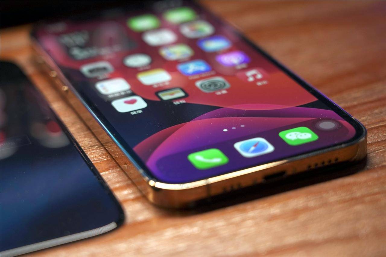 拒绝裸奔，给我的iPhone12实现全面包裹