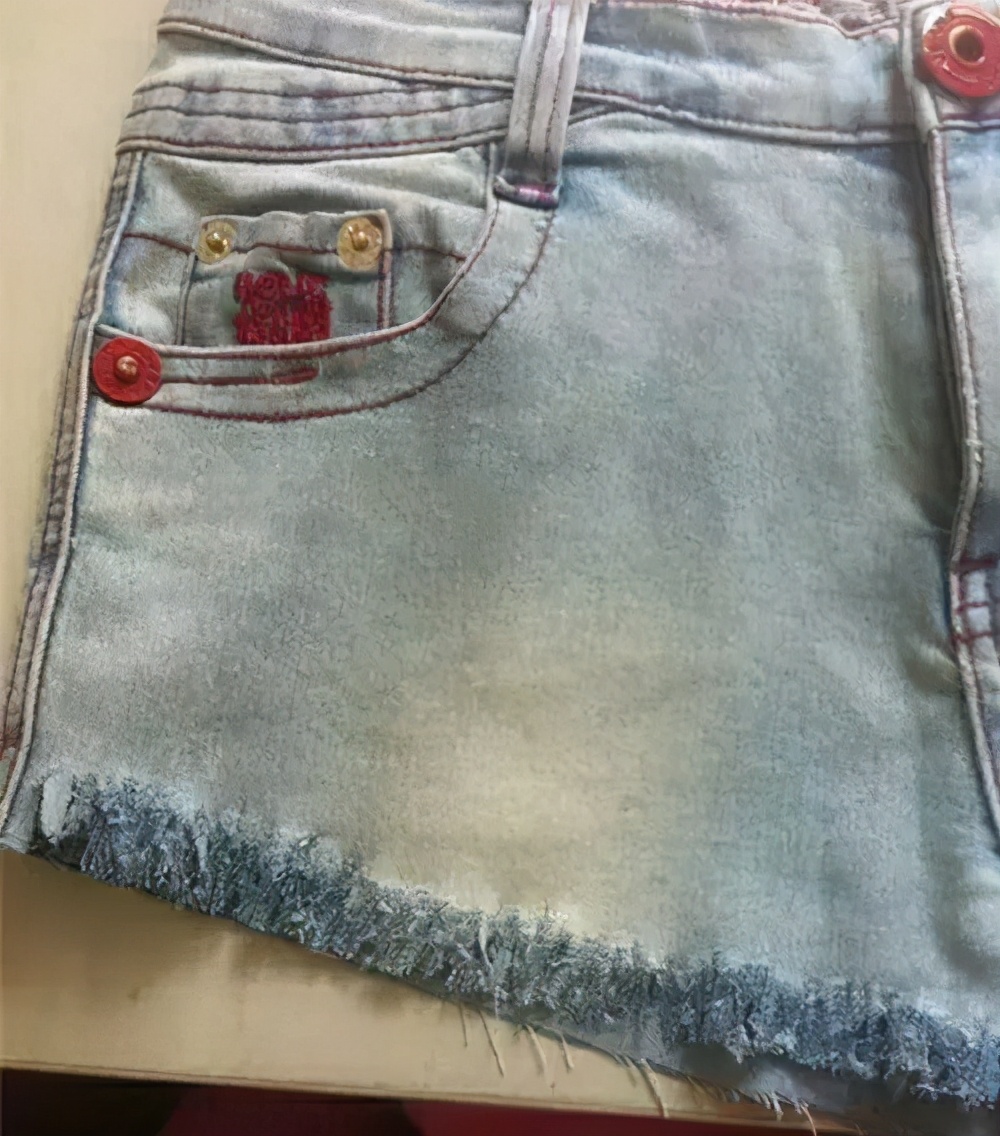 牛仔裤怎么改造成破洞流苏,旧牛仔裤腿简单变裙子