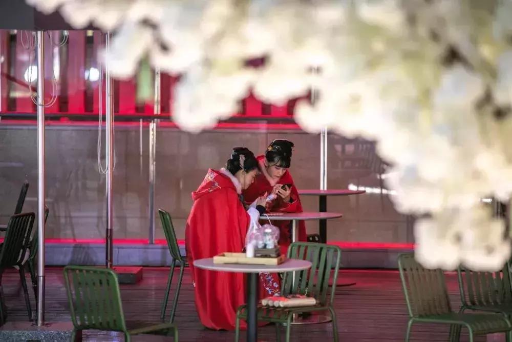 想和你一起去大唐不夜城玩,大唐不夜城步行街文化旅游指南