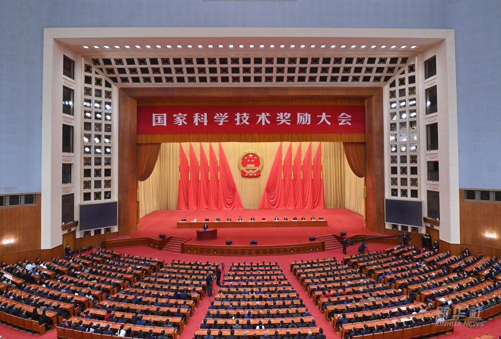 国家表彰！硬核“毕业生天团”：12人同一天登上人民大会堂，毕业于同一所985！