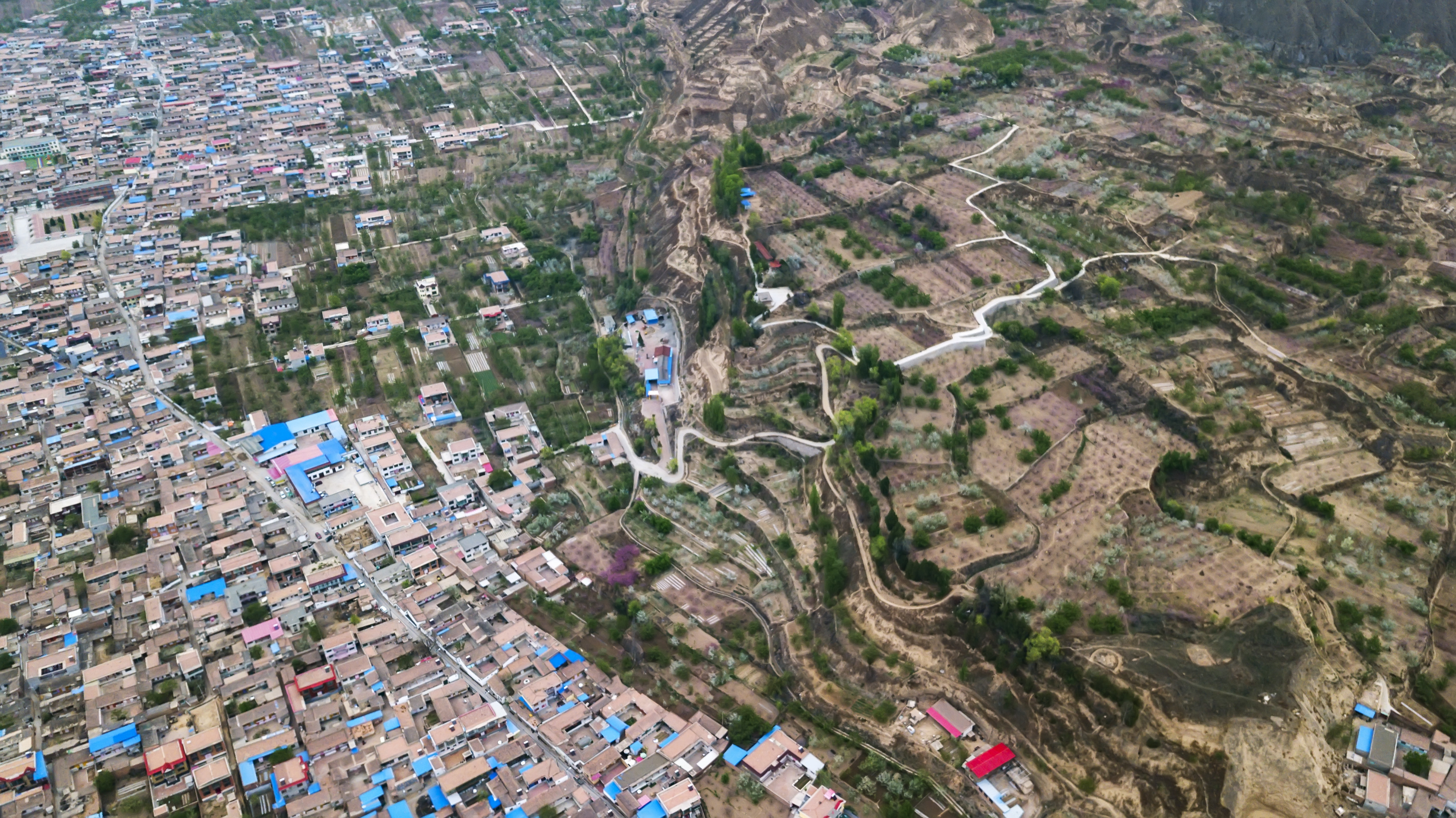 大西北戈壁滩怎么形成的,我国西北地区大戈壁滩形成原因