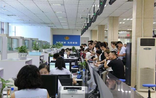 异地驾驶证过期可以在12123上换证,驾驶证过期了没有换证怎么办