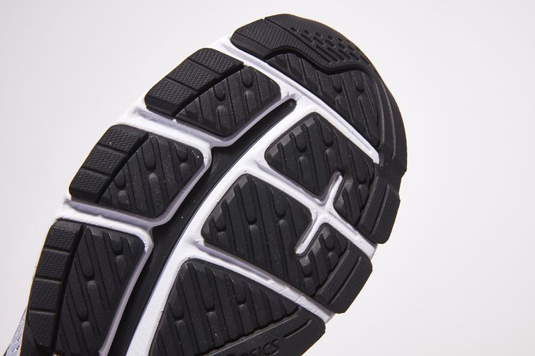 亚瑟士gt2000老款新款区别,亚瑟士gt2000八代脚感