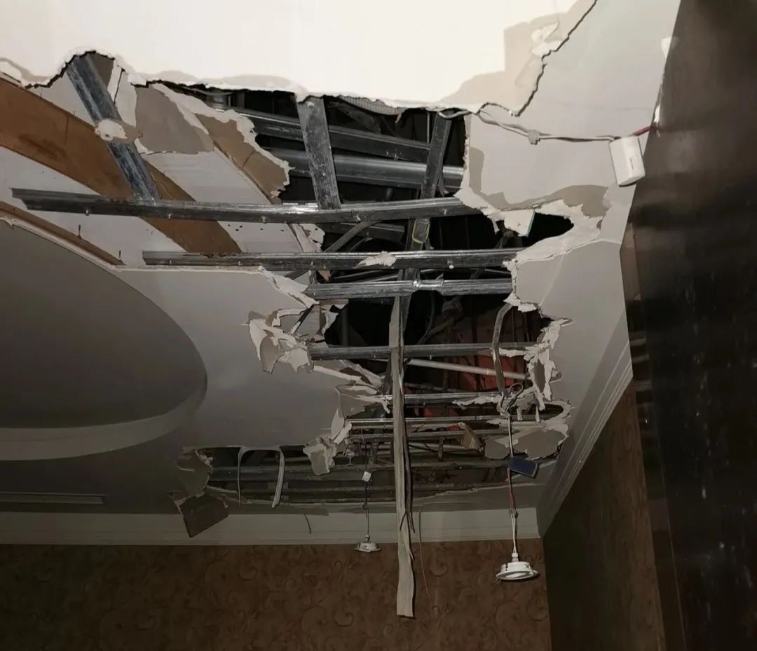 等深线｜沈国军的新猎物：上海南京路上的产权杀伐｜上海滩夺地风云②