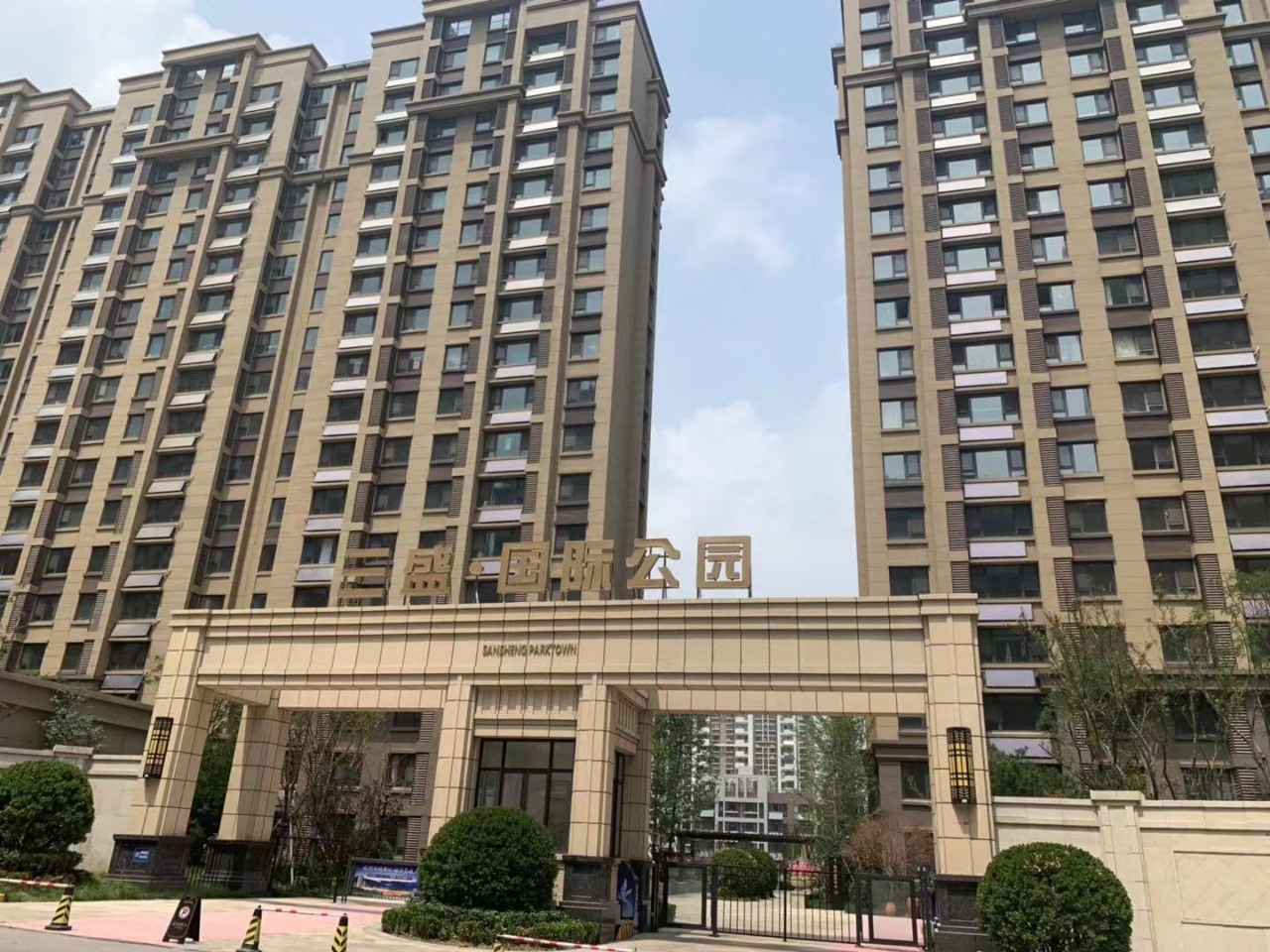 车位宽度不够削承重柱来凑,地下车位宽度不够维权