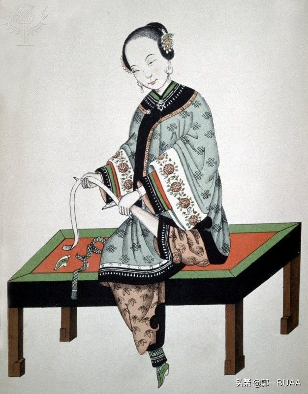 冯骥才《三寸金莲》中的“缠足习俗”