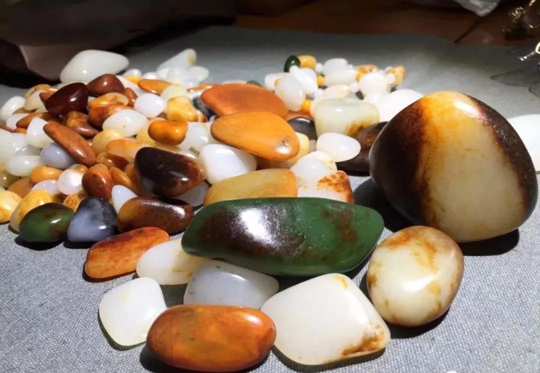 怎样买玉最好不被骗,在什么地方买玉比较靠谱