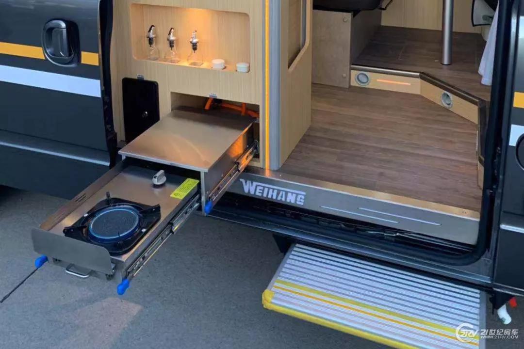 最新款大通v80b型房车,大通原厂2018款rv80b型短轴房车