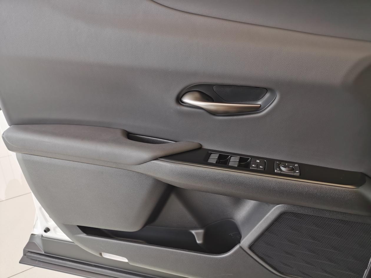 雷克萨斯ux200软包,雷克萨斯16款es200酒红云母色