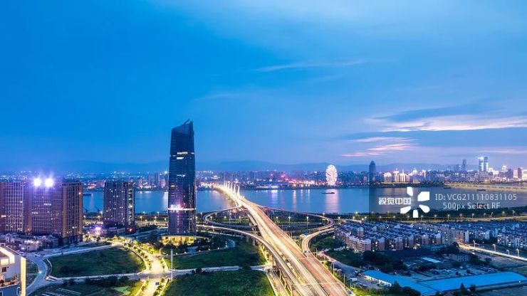 新力控股为什么跌这么多,新力控股能否走出困境