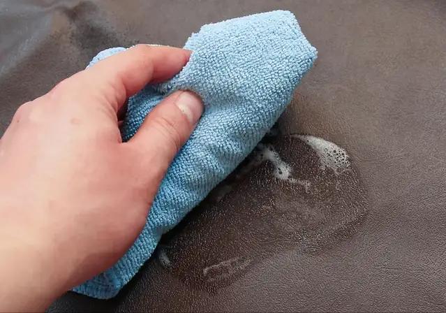 如何使用小苏打清洁,用小苏打怎么清洗车内的污渍