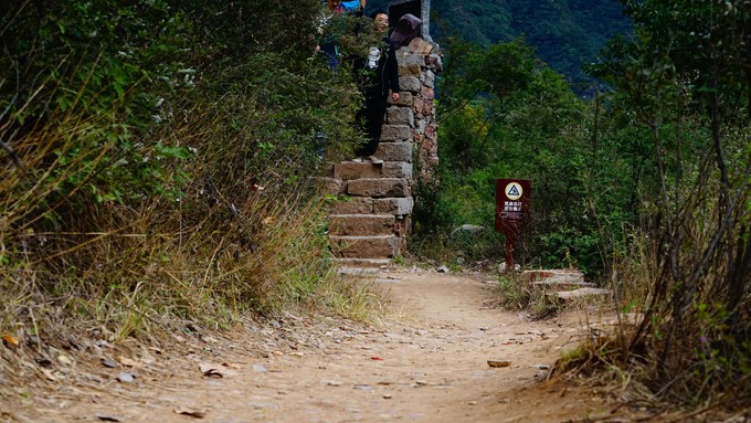 小游万仙山体验郭亮绝壁长廊,万仙山郭亮村景区瀑布介绍