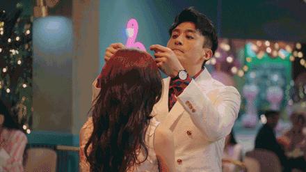 爱情公寓5美嘉送子乔项链,爱情公寓子乔为美嘉抢项链