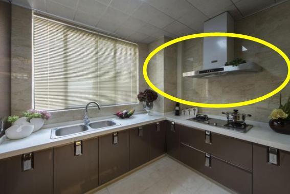 厨房吸油烟机有油污,油烟机使用了厨房还是到处有油污