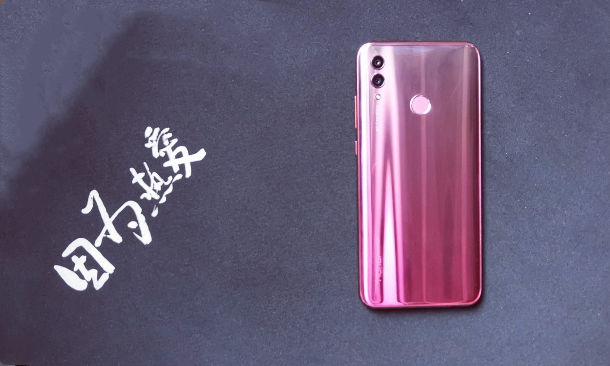 荣耀10和荣耀10青春版哪个更好,荣耀10比荣耀10青春版哪个好