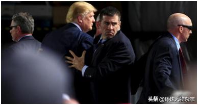拜登的贴身保镖有多厉害,拜登身后的亚裔保镖一夜爆红
