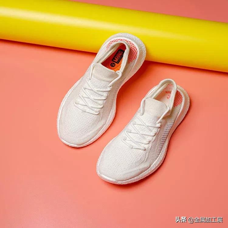 阿迪软底踩屎感运动鞋推荐,踩屎感软底运动鞋