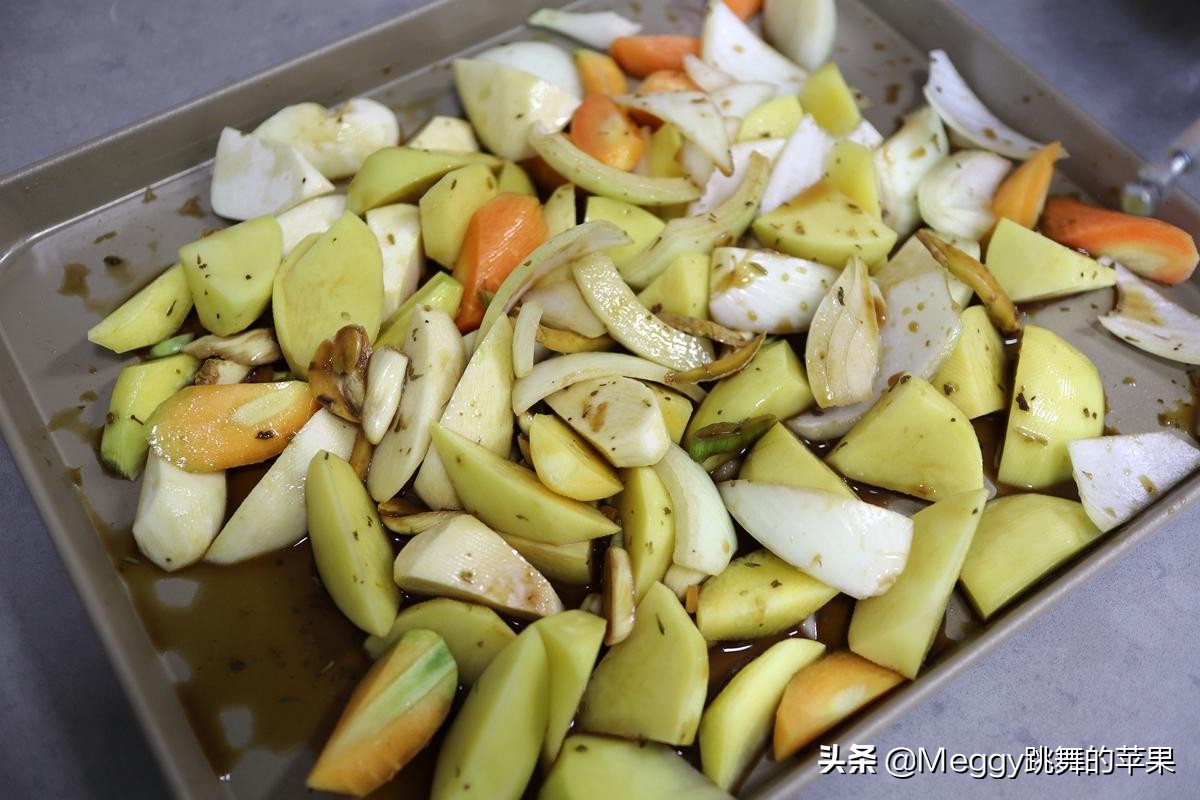 圣诞烤鸡好吃到连骨头都不会放过,圣诞烤鸡最正宗的做法