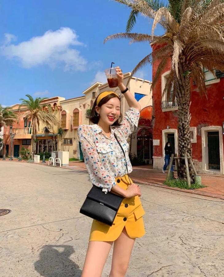 显瘦雪纺衫搭半裙,今年最火的雪纺衫半裙