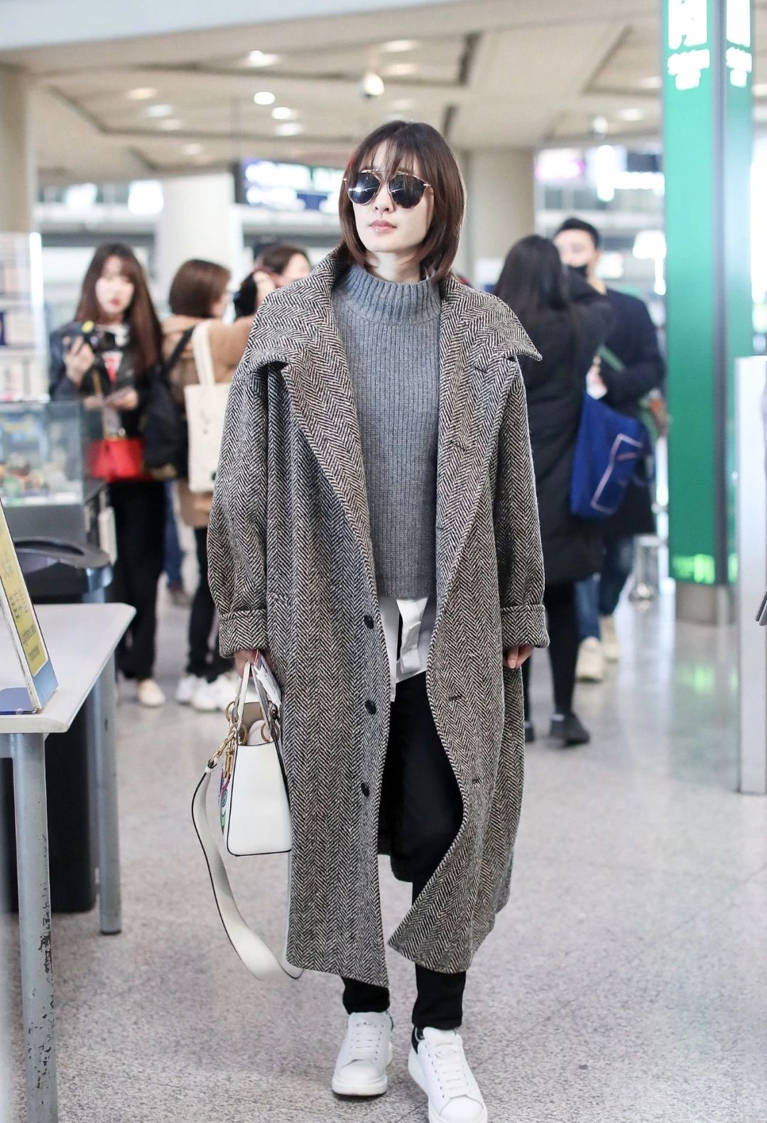 机场女王杨幂,机场女王戚薇杨幂