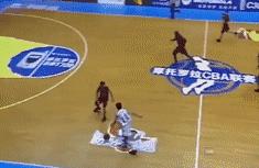 尤纳斯评价赵继伟,亚洲第一控卫郭艾伦展现精彩球技